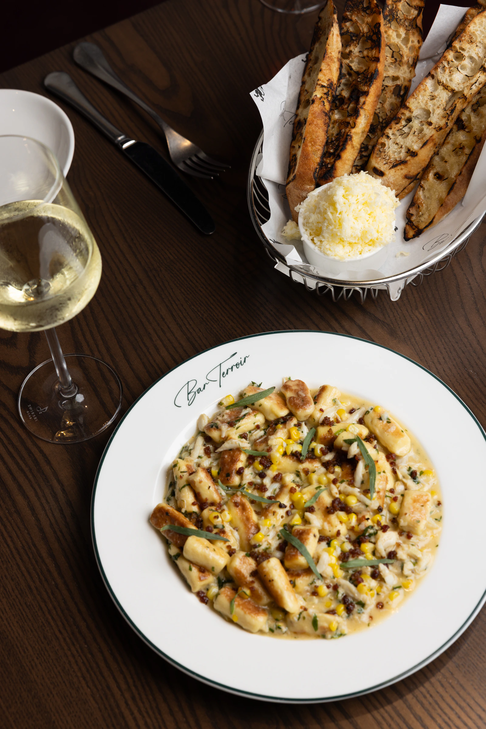 Restaurant, wine bar, food, and hospitality photography for Bar Terroir in St. Petersburg, Florida — image 18