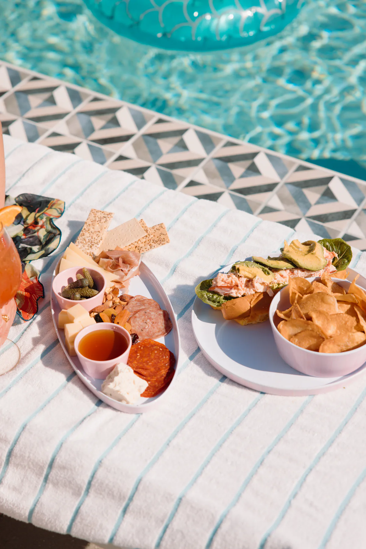 Hotel and hospitality photography for Moxy in St. Petersburg, Florida — image 23